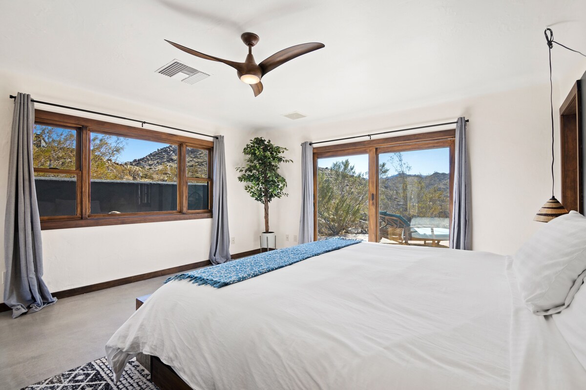 Dreamspace – Peaceful Home w/Hot Tub, Fire Pit, Amazing Views & Close To Park Entrance