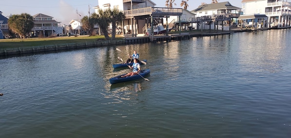 who's winning the kayak race?