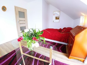 6 Schlafzimmer, 2 mit Balkon, Waldblick und 4 mit Dusche