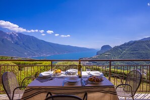 The splendid view of Lake Garda