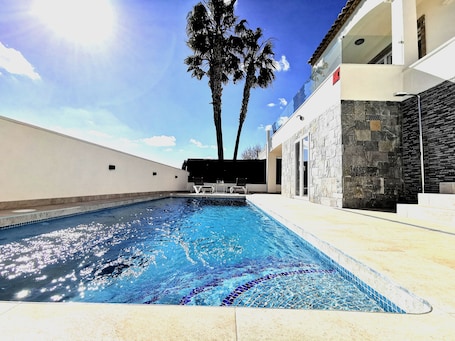 La piscine de la villa