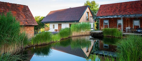 Der Schwimmteich inmitten des Maschanskers