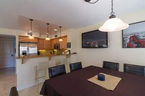 Kitchen & Dining (1)