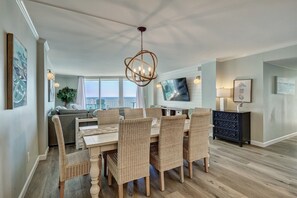 Dining table for 8 with a view