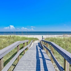 Boardwalk to the beach
