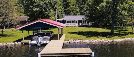 Large backyard leading to the river!