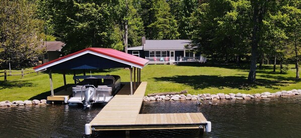 Large backyard leading to the river!