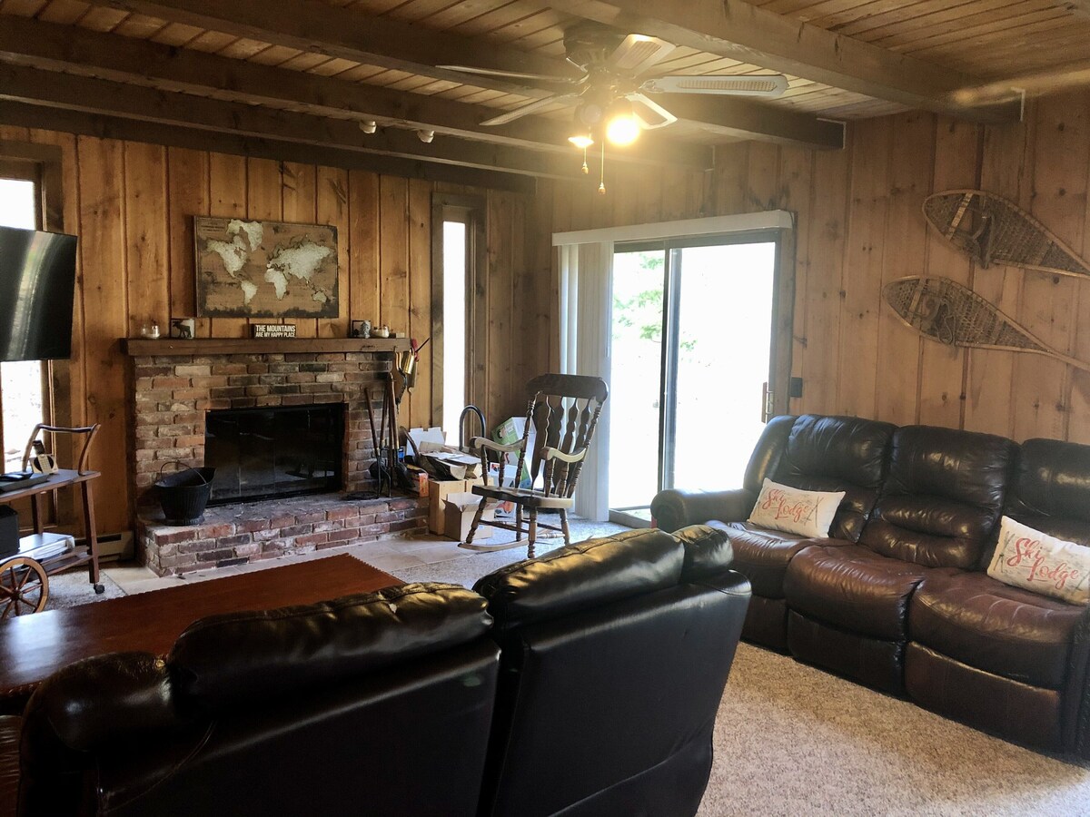 Family/Pet Friendly Cabin w/ Modern Upgrades: Minutes to Mountains, Farms, Lake