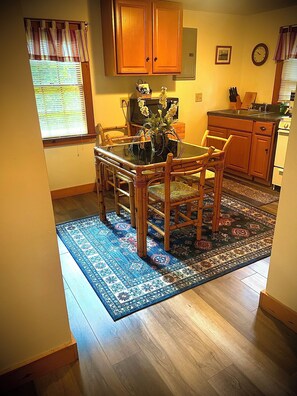 Eat in kitchen