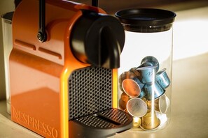 Kaffe och/eller kaffebryggare