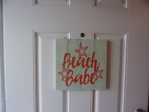 Welcome In to Beach Babe