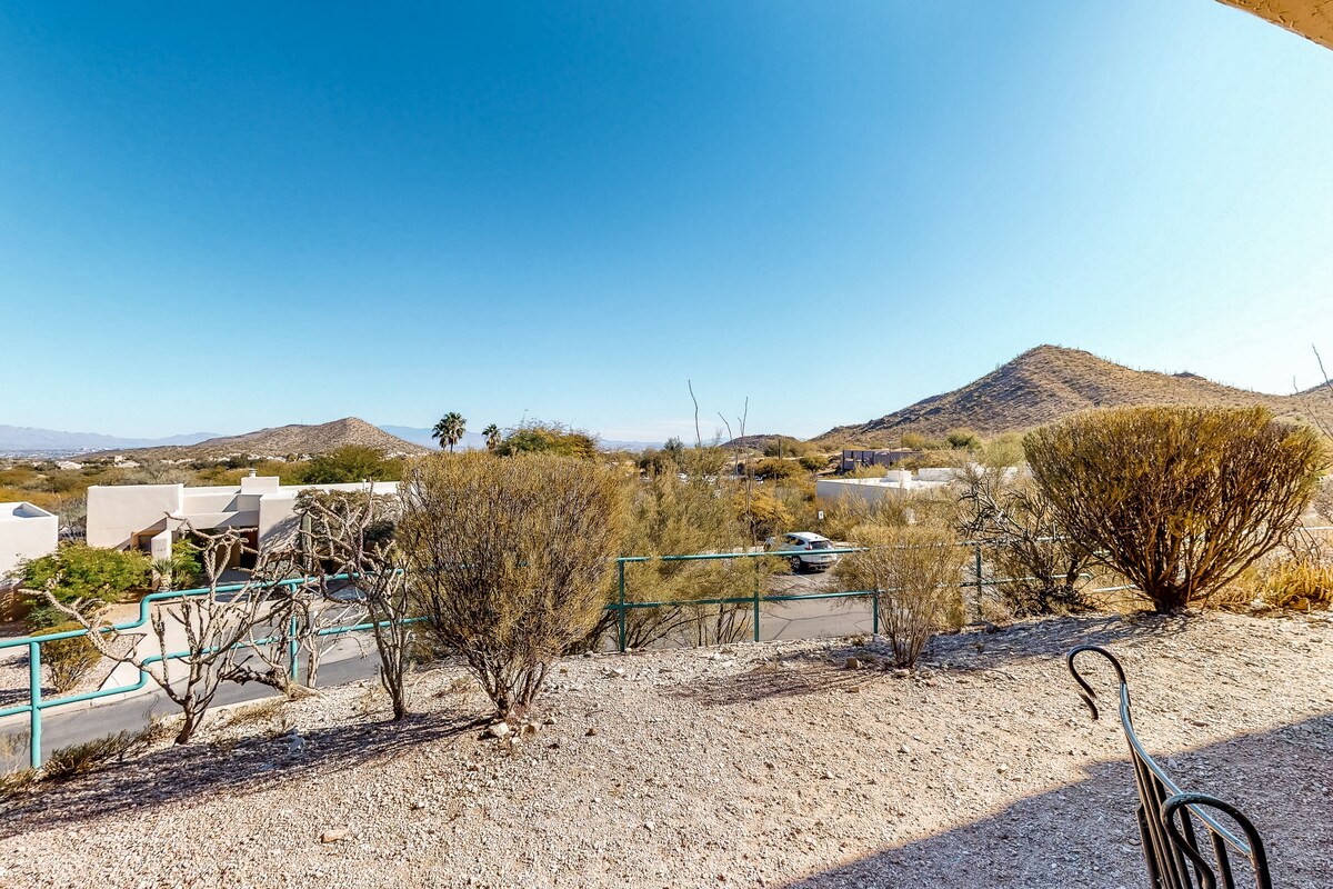 Stylish Townhouse and Suite w/ Shared Pool, Golf On-Site, and City & Mtn. Views