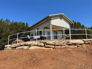 Lake Godstone and railing Inspiration Cabin