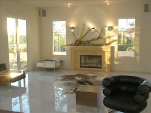 MAIN LIVING ROOM WITH FIREPLACE