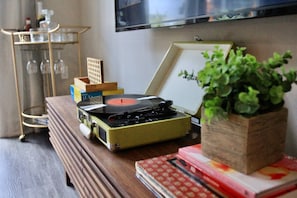 Record Player and Bluetooth speaker under Roku Smart TV