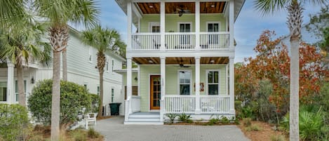 30A Beach House - "The Snazzy Crab" - Sleeps 12