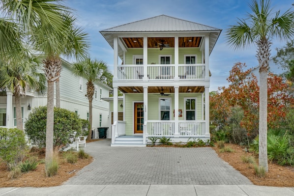 30A Beach House - "The Snazzy Crab" - Sleeps 12