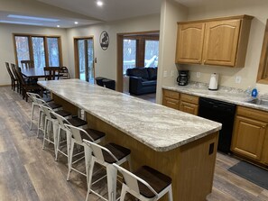 12' island - seats 11