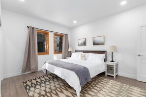 Cozy King sized bed