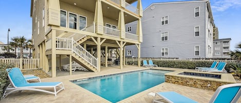 Enjoy an evening dip in this sparkling pool!