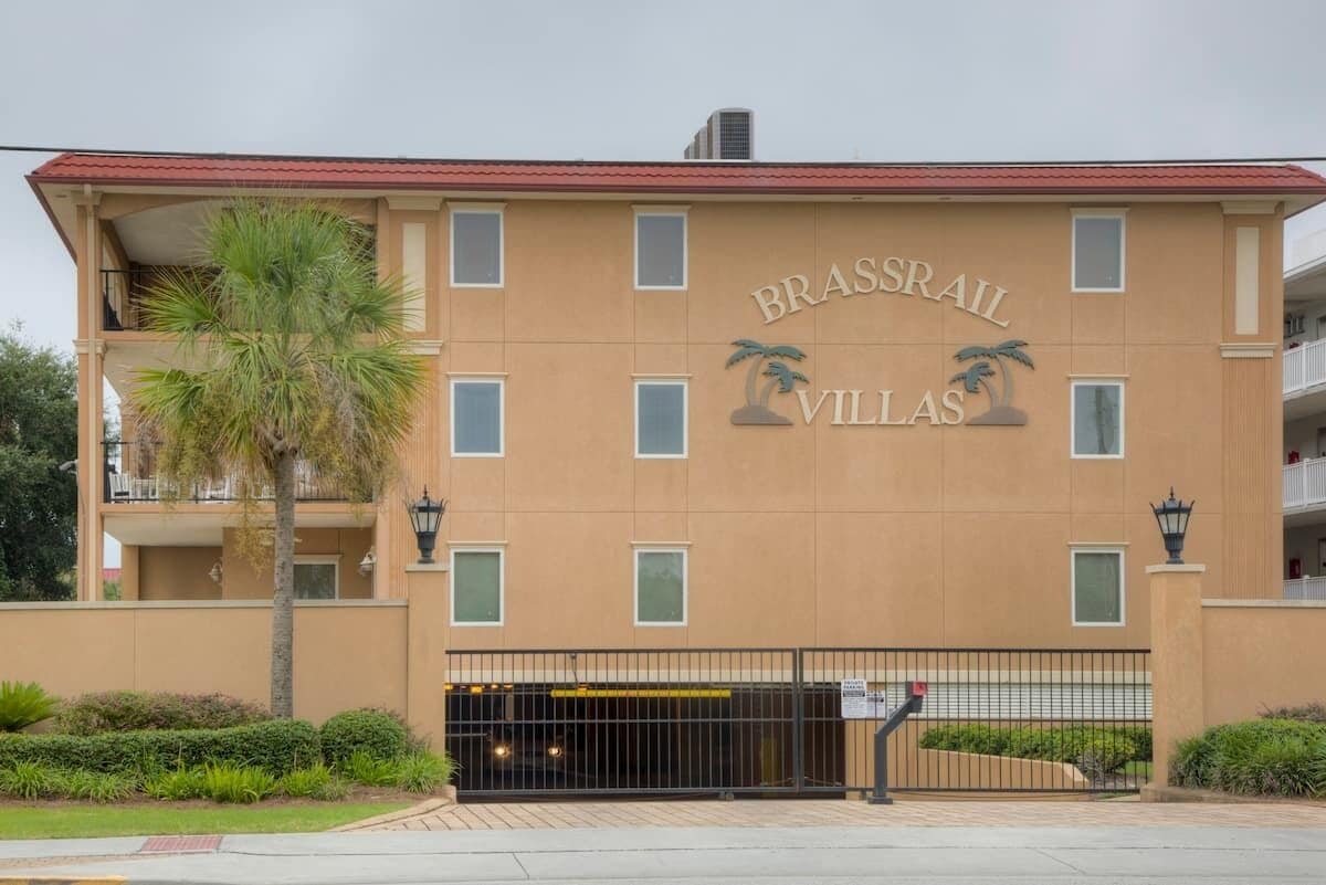 Luxury pool view Brass Rail condo 900 sq ft private patio steps to ocean grill