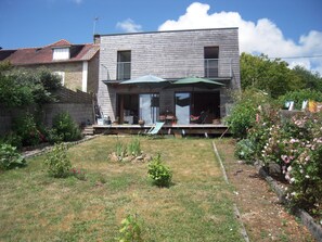 la maison du fond du jardin
