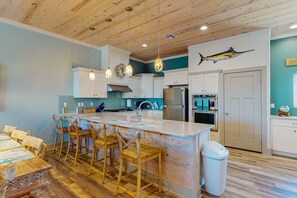 3rd Floor Living/Kitchen
