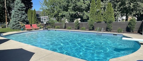 In-ground pool w/ diving board
Shallow 3ft
Deep 11ft
Stairs for easy in/out.