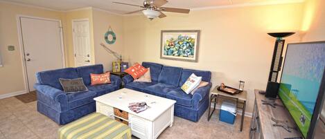 Canvasback 209 Living room