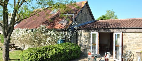 Traditional converted barn with private garden