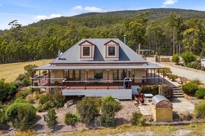 Manfield Country View from the front