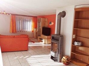 Eigentum, Gebäude, Möbel, Holz, Komfort, Flooring, Stuhl, Interior Design, Fussboden, Wohnzimmer