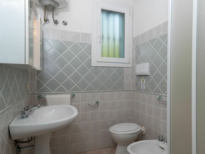 Plumbing Fixture, Sink, Building, Property, Bathroom Sink, Tap, Mirror, Bathroom, Purple