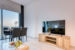 Panoramic holiday rental studio with stunning Burj Khalifa views in Downtown Dubai