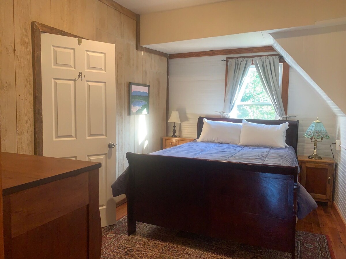 Robinson River Roost – Country cottage near Shenandoah NP