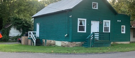 Robinson River Roost exterior