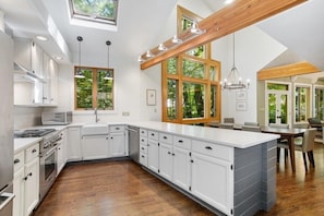 Fully Stocked Kitchen