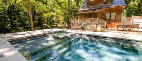 Private Heated Pool & Two Hot Tubs!