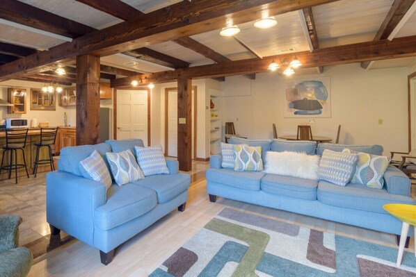 Scandinavian vibe in beautifully renovated barn space!