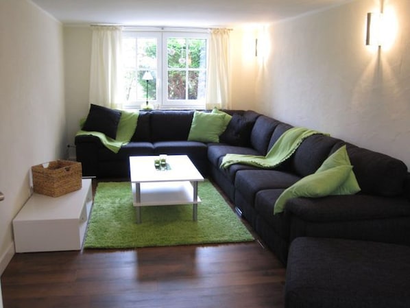 Ferienhaus, 190 qm, 5-6 Schlafzimmer, Terrasse mit Gartenmöbeln, max. 12 Personen