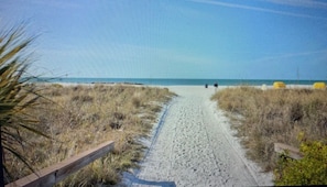 Path to Upham Beach