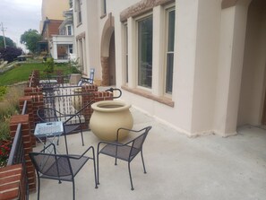 Front veranda 