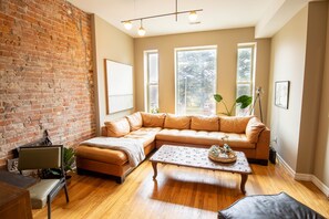 Front living room (privacy drapes are also here, but not pictured)