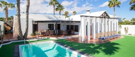 Elegant Costa Teguise Villa | Villa Amapola | 4 Bedrooms | Stunning Seaviews & Private Heated Pool