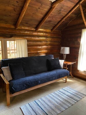 Interior (2)