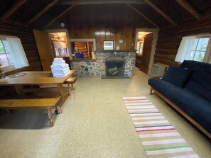 Interior (1)