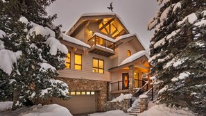 Glacier Lodge East - Exterior