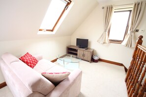 Bedroom 2 lounge area