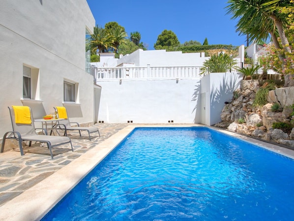 Water, Plant, Property, Sky, Swimming Pool, Building, Blue, Azure, Tree, Chair