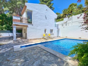 Water, Plant, Property, Building, Azure, Tree, Swimming Pool, Shade, Architecture, Sky